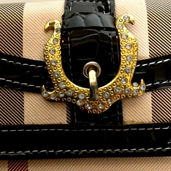 BURBERRY’S OF LONDON. Check Bifold Luxury Vintage Wallet. Patent Leather inside - Picture 7 of 11